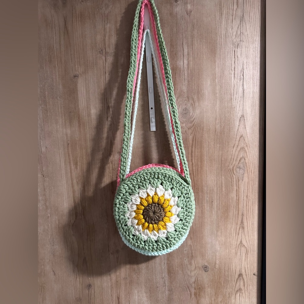 Green crochet flower purse